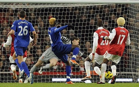 Những khoảnh khắc ấn tượng vòng 25 Premier League - 18