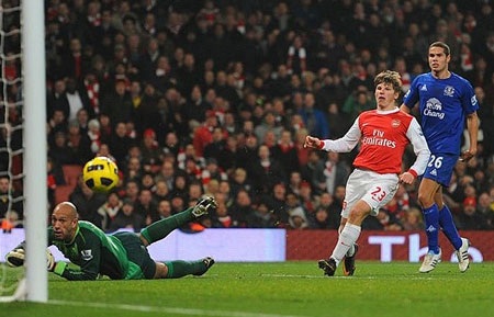 Những khoảnh khắc ấn tượng vòng 25 Premier League - 19