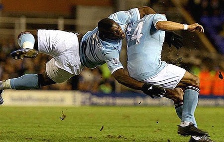 Những khoảnh khắc ấn tượng vòng 25 Premier League - 3