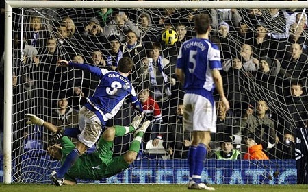 Những khoảnh khắc ấn tượng vòng 25 Premier League - 5