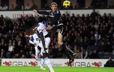 Những khoảnh khắc ấn tượng vòng 25 Premier League - 8