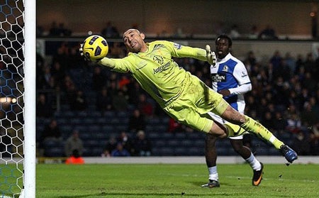 Những khoảnh khắc ấn tượng vòng 25 Premier League - 9