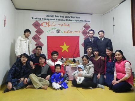 Sinh viên Việt Nam tại Hàn Quốc đón Tết Tân Mão - 3 Sinh viên Việt Nam tại Hàn Quốc đón Tết Tân Mão - 3