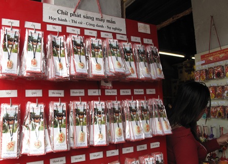 Nô nức mua chữ cầu may - 9 Nô nức mua chữ cầu may - 9