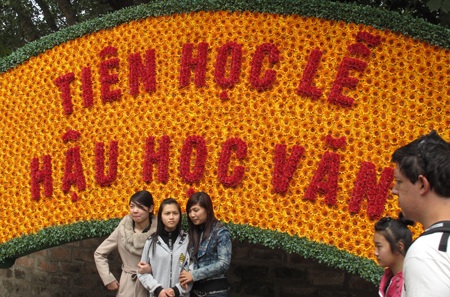 Nô nức mua chữ cầu may - 3 Nô nức mua chữ cầu may - 3