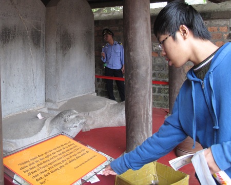 Nô nức mua chữ cầu may - 5 Nô nức mua chữ cầu may - 5