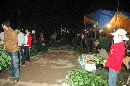 Đặc sắc phiên chợ khuya cầu may đầu năm - 3