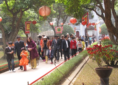 Nô nức mua chữ cầu may - 1 Nô nức mua chữ cầu may - 1