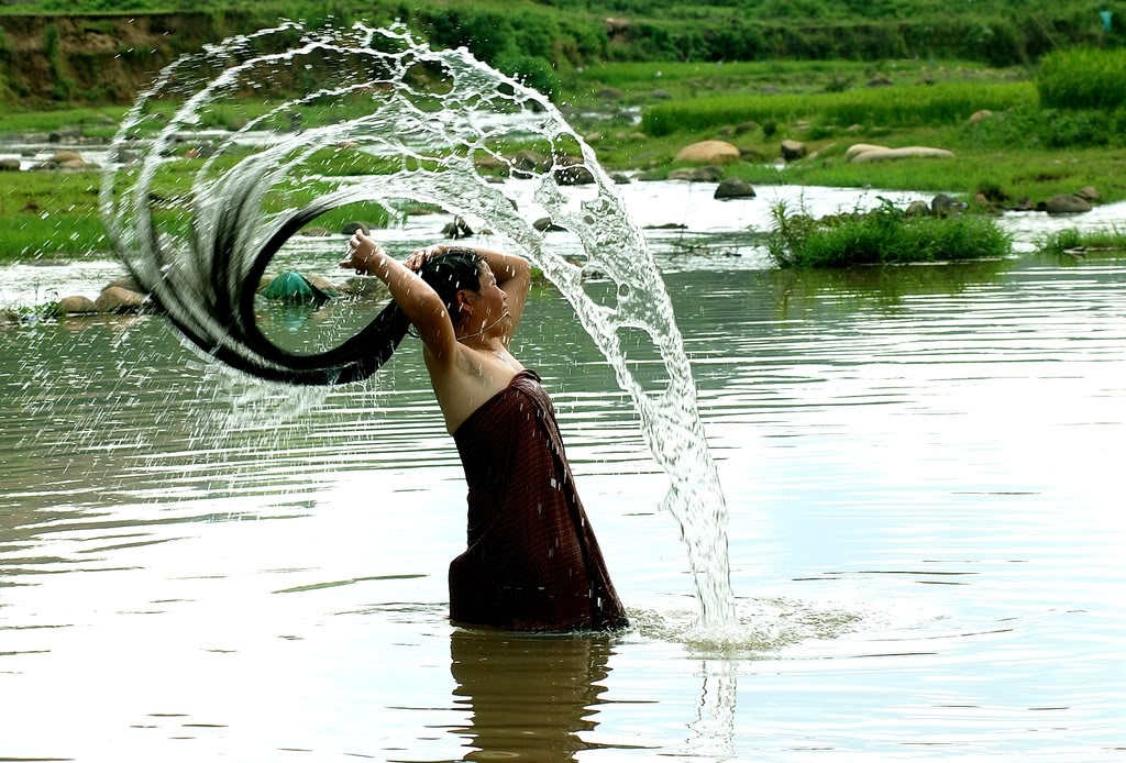Độc đáo phong tục gội đầu của người phụ nữ Thái - 2 Độc đáo phong tục gội đầu của người phụ nữ Thái - 2