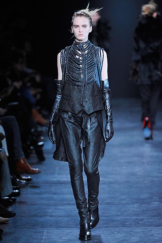 BST đông 2010 của Ann Demeulemeester - 22