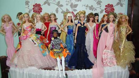 Khi giới trẻ mê trang điểm, làm tóc cho…Barbie - 11 Khi giới trẻ mê trang điểm, làm tóc cho…Barbie - 11