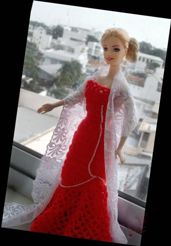 Khi giới trẻ mê trang điểm, làm tóc cho…Barbie - 6 Khi giới trẻ mê trang điểm, làm tóc cho…Barbie - 6