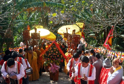 Hội xuân Yên Tử 2011: Xử lý nghiêm những vấn nạn - 1 Hội xuân Yên Tử 2011: Xử lý nghiêm những vấn nạn - 1