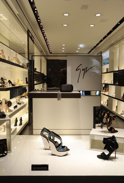 Tưng bừng tiệc khai trương cửa hiệu Giuseppe Zanotti - 9