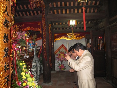 Xem “vua Quang Trung” đánh thắng giặc Thanh tại gò Đống Đa - 16 Xem “vua Quang Trung” đánh thắng giặc Thanh tại gò Đống Đa - 16