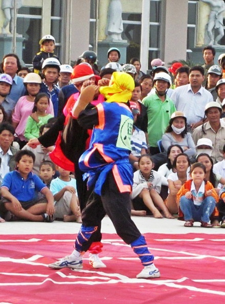 Xem những pha võ thuật độc đáo từ cờ người - 9