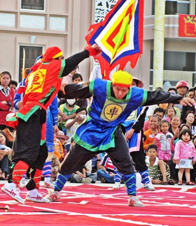 Xem những pha võ thuật độc đáo từ cờ người - 3