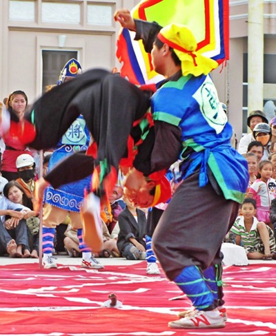 Xem những pha võ thuật độc đáo từ cờ người - 5