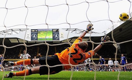 Những khoảnh khắc ấn tượng vòng 26 Premier League - 15