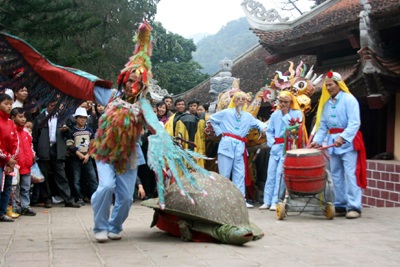 5 vạn người chen chân đến chùa Hương ngày khai hội - 4