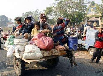 Campuchia-Thái Lan: Giao tranh tiếp diễn bất chấp kêu gọi của Liên hợp quốc - 2 Campuchia-Thái Lan: Giao tranh tiếp diễn bất chấp kêu gọi của Liên hợp quốc - 2