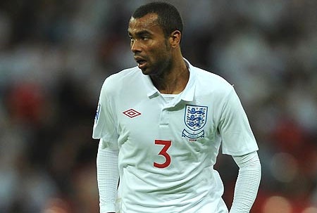 Ashley Cole được bầu là cầu thủ Anh xuất sắc nhất năm - 1 Ashley Cole được bầu là cầu thủ Anh xuất sắc nhất năm - 1