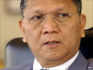 Cựu Bộ trưởng quốc phòng Philippines tự sát - 1