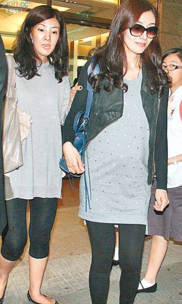 Lý Gia Hân đã nhập viện sinh mổ - 2 Lý Gia Hân đã nhập viện sinh mổ - 2