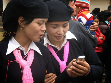 Đầu năm xem hội hát qua làng - 3 Đầu năm xem hội hát qua làng - 3