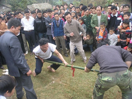 Đầu năm xem hội hát qua làng - 4 Đầu năm xem hội hát qua làng - 4