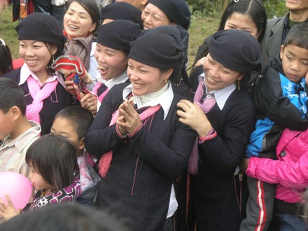 Đầu năm xem hội hát qua làng - 5 Đầu năm xem hội hát qua làng - 5