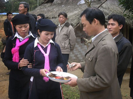 Đầu năm xem hội hát qua làng - 7 Đầu năm xem hội hát qua làng - 7