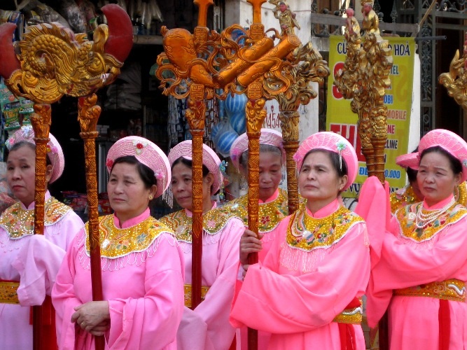 Nô nức nghe hát quan họ trong hội xuân - 6 Nô nức nghe hát quan họ trong hội xuân - 6