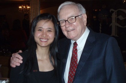 Nữ sinh Việt dự tiệc với tỷ phú Warren Buffett - 1