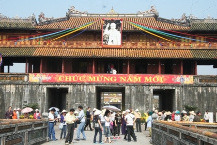 Lần đầu tiên 3 tàu quốc tế cùng cập cảng Nha Trang - 2