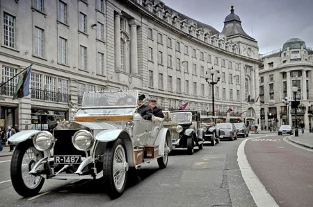 100 chiếc Rolls-Royce diễu hành trên phố - 1 100 chiếc Rolls-Royce diễu hành trên phố - 1