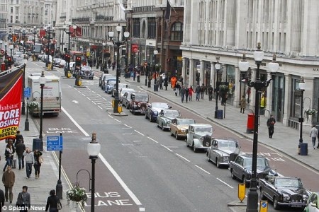 100 chiếc Rolls-Royce diễu hành trên phố - 4 100 chiếc Rolls-Royce diễu hành trên phố - 4