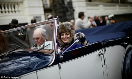 100 chiếc Rolls-Royce diễu hành trên phố - 3 100 chiếc Rolls-Royce diễu hành trên phố - 3