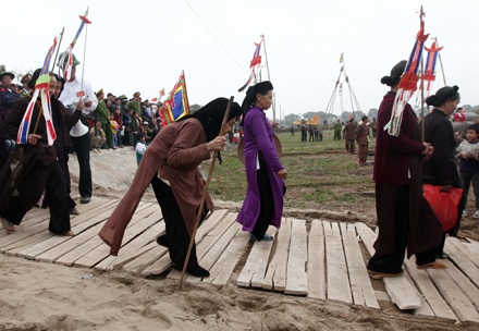 Đầu năm theo vua đi cày - 2