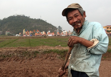 Đầu năm theo vua đi cày - 17