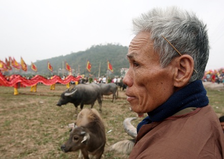 Đầu năm theo vua đi cày - 3