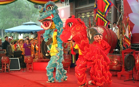 Dòng người chen chân khai hội ngôi chùa lớn nhất Việt Nam - 8 Dòng người chen chân khai hội ngôi chùa lớn nhất Việt Nam - 8