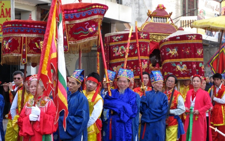Nô nức nghe hát quan họ trong hội xuân - 7 Nô nức nghe hát quan họ trong hội xuân - 7