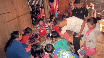 “Mất Tết” vì qua biên giới thử vận may - 1