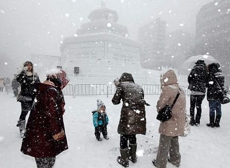 Khai trương mùa lễ hội băng độc đáo tại Nhật - 10