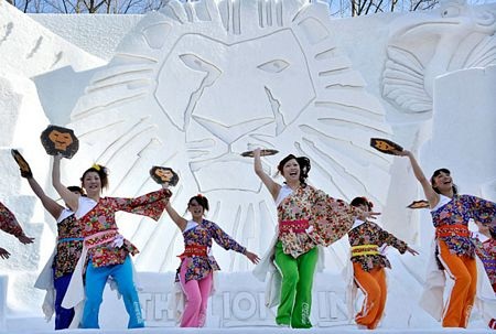 Khai trương mùa lễ hội băng độc đáo tại Nhật - 13