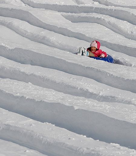 Khai trương mùa lễ hội băng độc đáo tại Nhật - 14