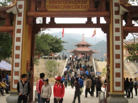 Tấp nập lễ hội đầu xuân - 7