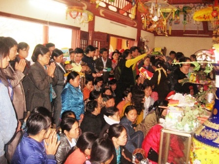 Tấp nập lễ hội đầu xuân - 8