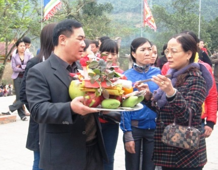 Tấp nập lễ hội đầu xuân - 6